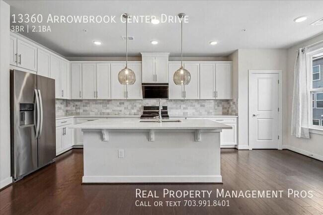 Building Photo - 13360 Arrowbrook Centre Dr