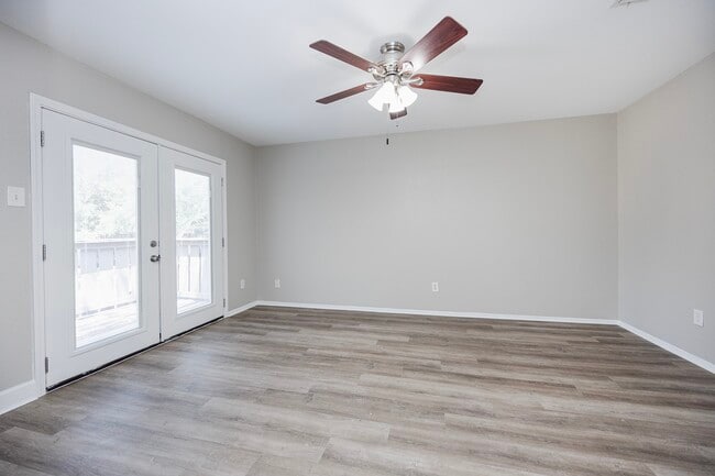 Building Photo - 5005 Georgi Ln