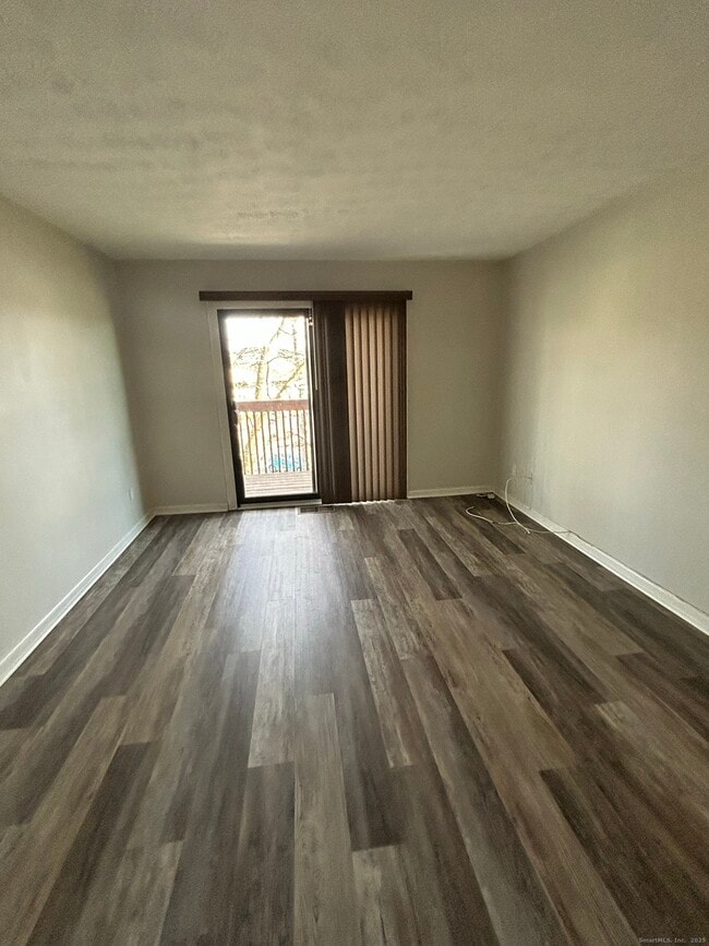 Building Photo - 159 Kings Hwy