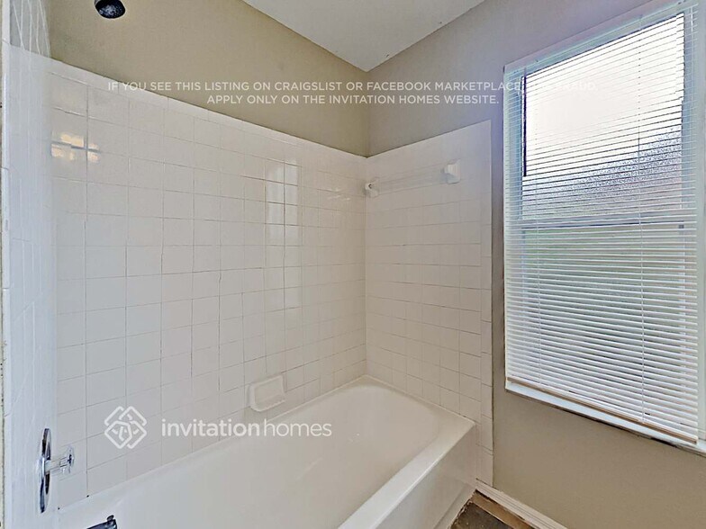Building Photo - 2335 Needham Dr