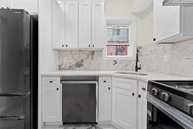 Building Photo - 2321 John F. Kennedy Blvd