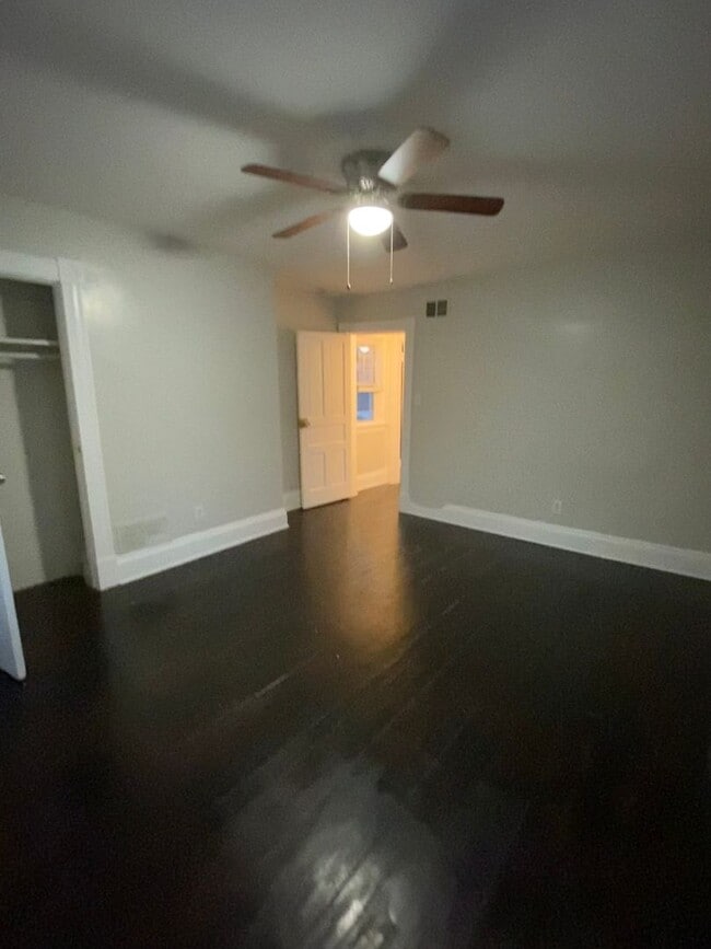 Building Photo - Beautifully updated and Spacious!  2 Bed House in Madisonville with walk through!!