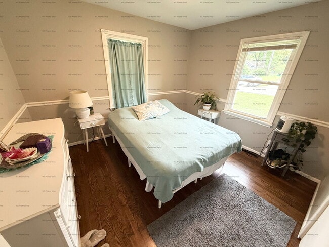 Building Photo - Beautiful 3 Bedroom / 3 bathroom Home Ready May 7th