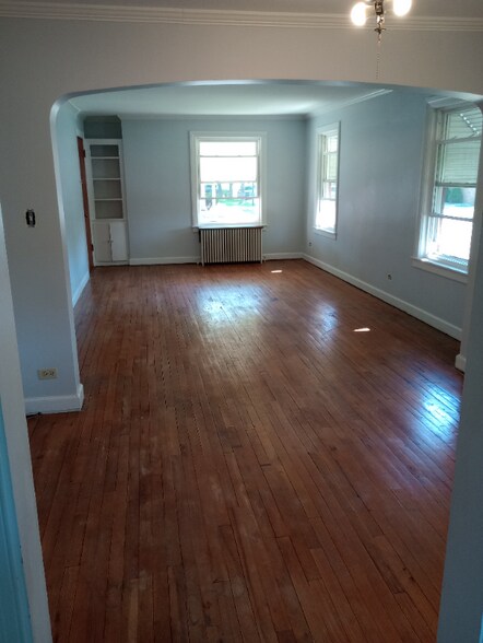 Building Photo - 5260 W Foster Ave