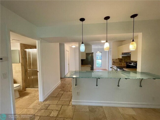 Building Photo - 10253 Riverbend Terrace