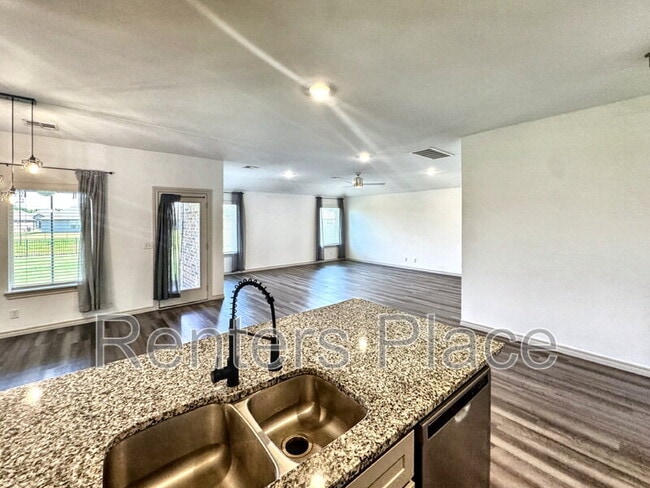 Building Photo - 7208 E 154th Pl S