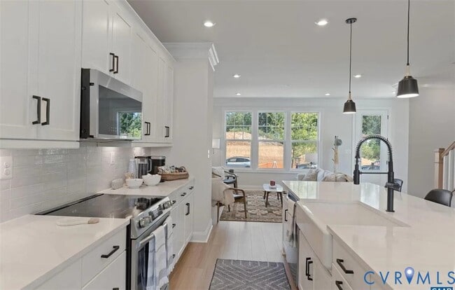 Building Photo - 805 Park Ridge Dr