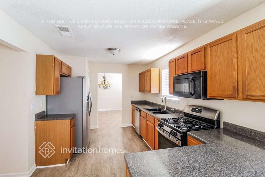 Building Photo - 2204 Eagles Nest Cir