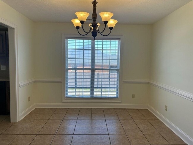 Building Photo - 146 Bluebird Ln