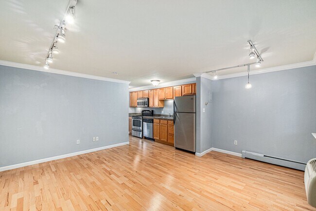 Building Photo - Spacious 1 Bed 1 Bath in the heart of Capi...