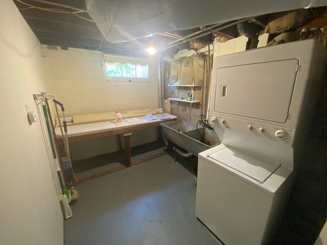 Building Photo - 5708 8th Ave NW