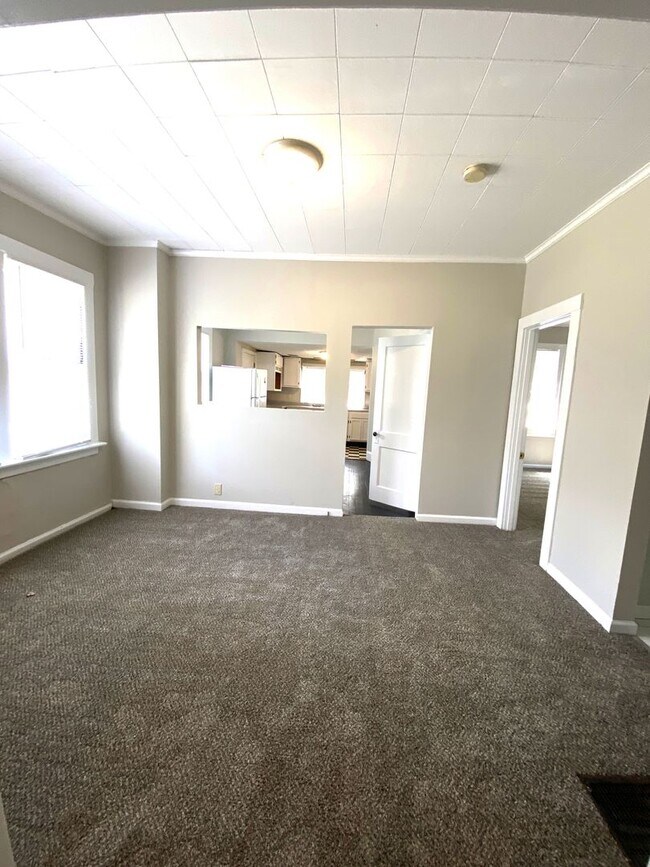 Building Photo - Kenwick Bungalow            20260620