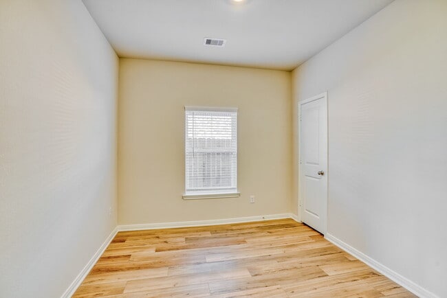 Building Photo - 456 Beechwood Hacienda Dr