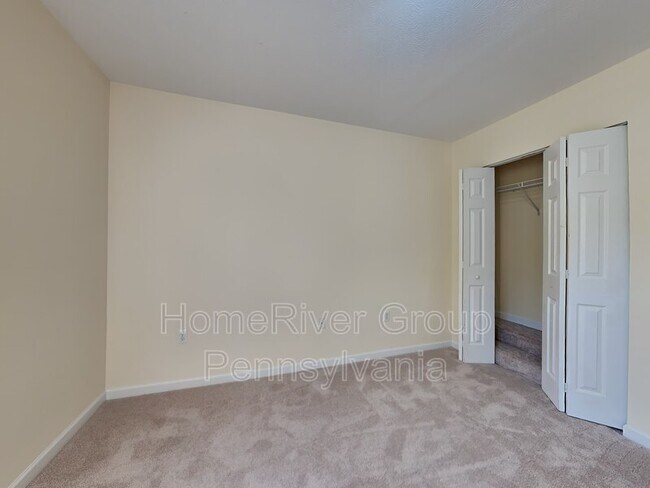 Building Photo - 301 Fairfax Dr