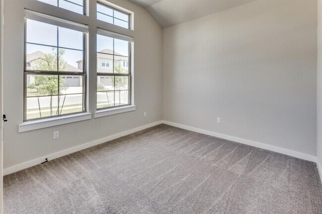 Building Photo - 1410 Sawmill Xing