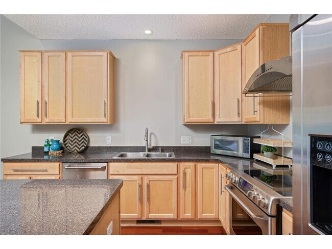 Building Photo - 4820 Underwood Ln N