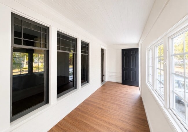 Building Photo - 99 Custer St