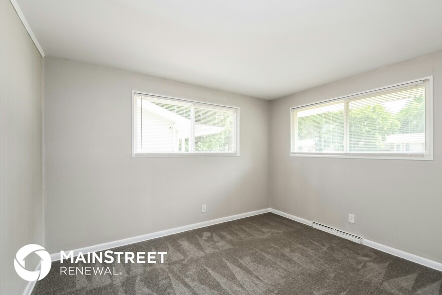 Building Photo - 9839 Monarch Dr