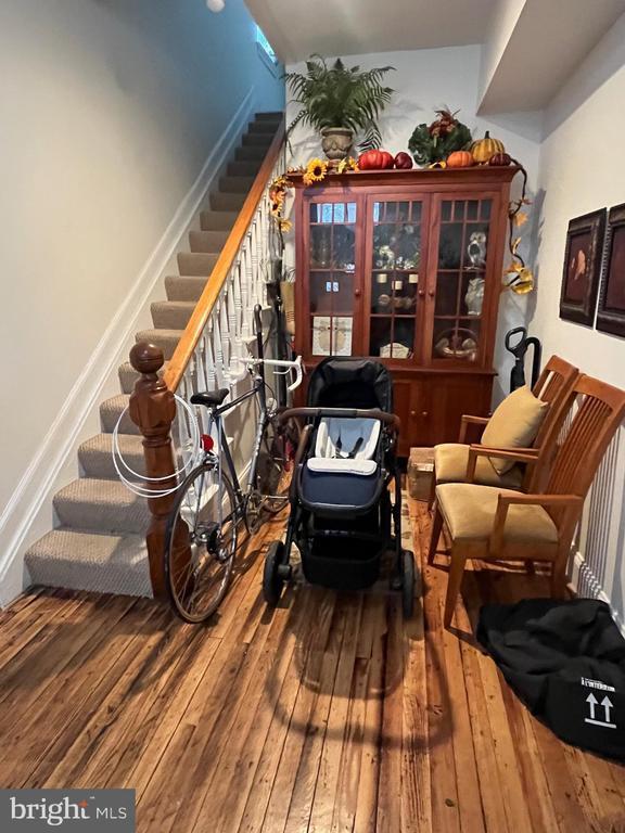 Building Photo - 112 E Howell Ave