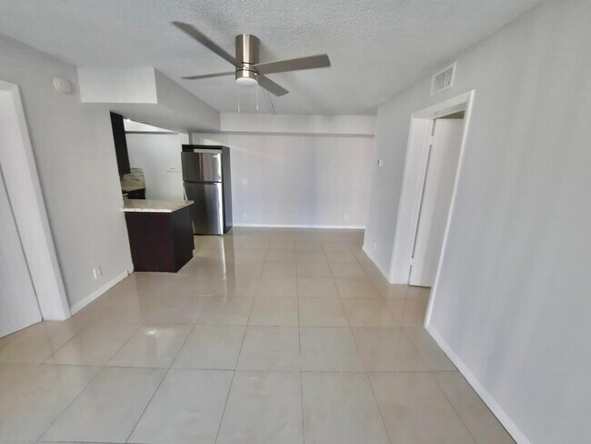 Building Photo - 706 Executive Center Dr