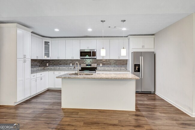 Building Photo - 5772 Lilburn Stone Mountain Rd