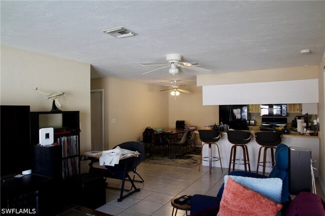 Building Photo - 3808 SE 11th Ave