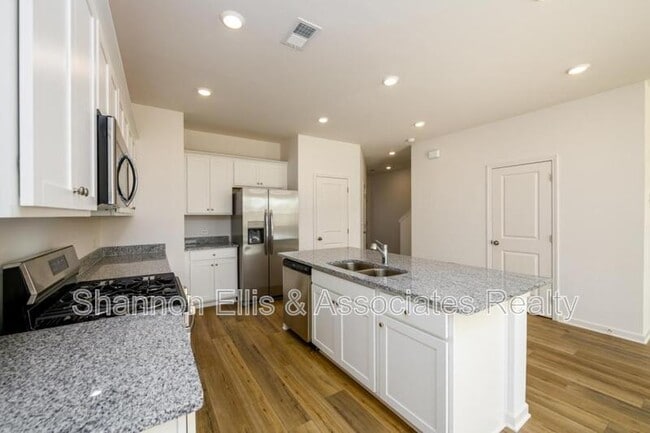 Building Photo - 2559 Adventure Wy