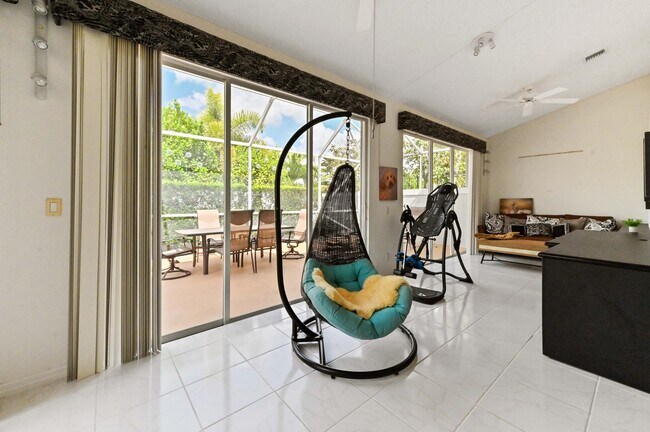 Building Photo - 8319 Horseshoe Bay Rd