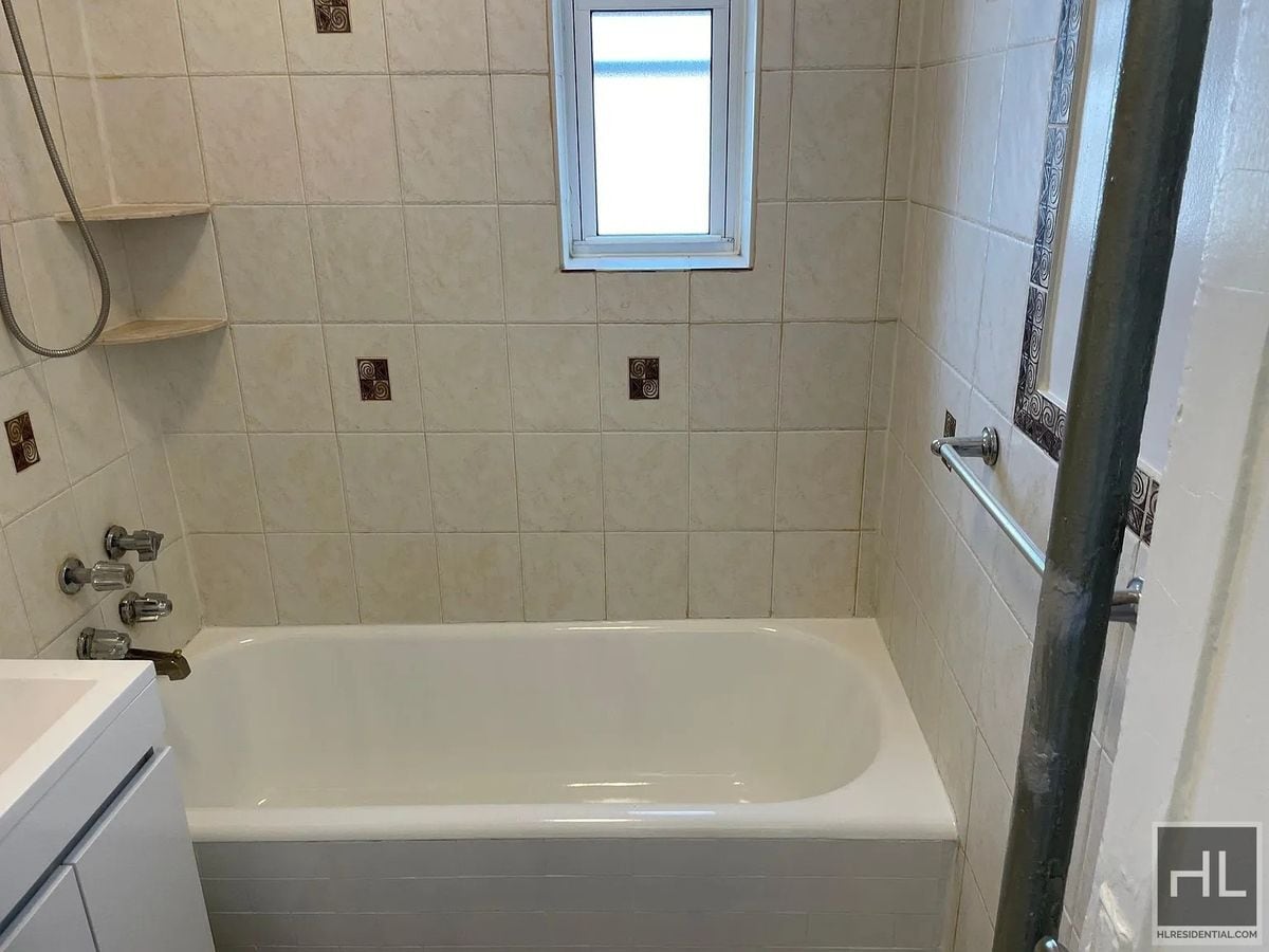 Building Photo - EAST 15 STREET