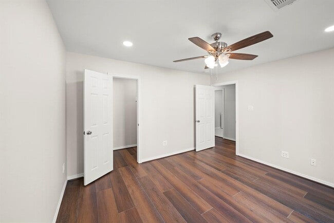 Building Photo - 4023 Breakwood Dr