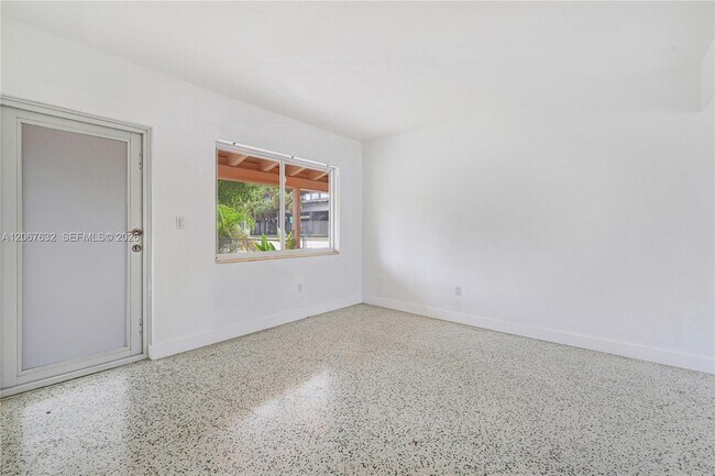 Building Photo - 1202 NW 34th St