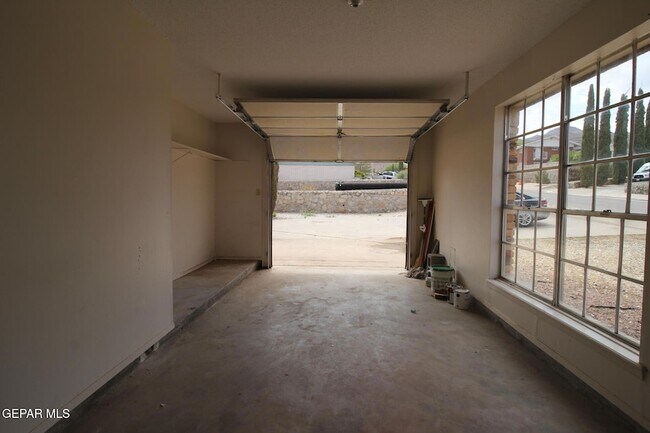 Building Photo - 3406 Moonlight Ave