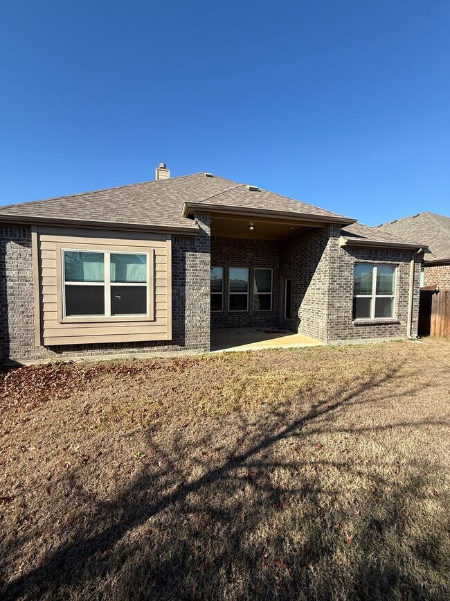 Building Photo - Charming 1-Story 4 Bedroom 2 Bathroom in Little Elm, TX