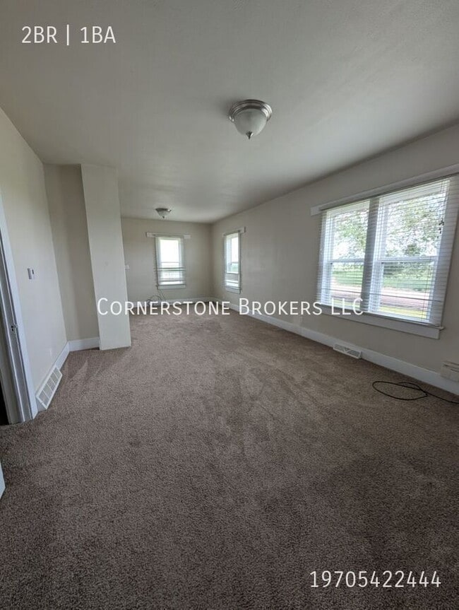 Building Photo - 1604 County Rd O