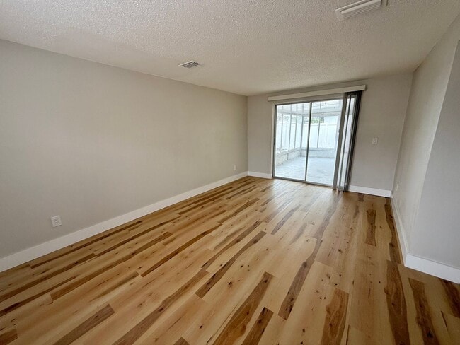 Building Photo - PRICE REDUCED- Beautifully Updated 2/2 Home!