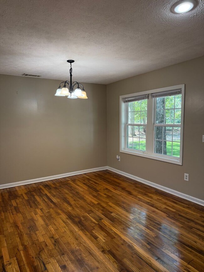 Building Photo - 503 Lake Condy Rd