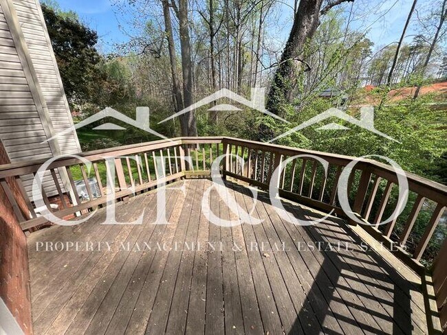 Building Photo - 109 Misty Brook Dr