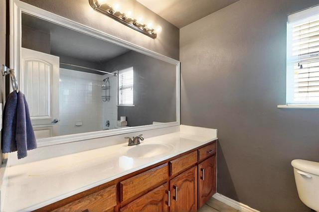 Building Photo - 1236 Blue Brook Dr