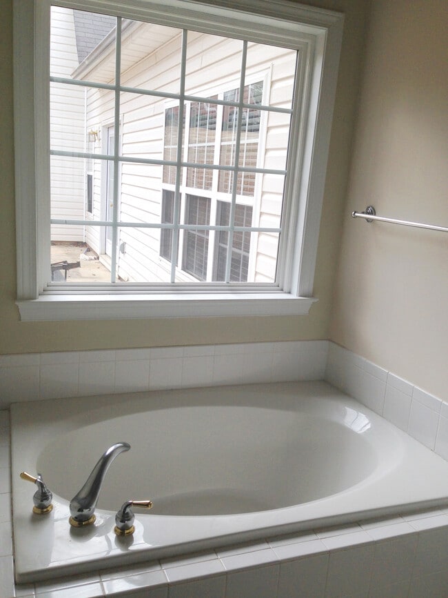 master tub - 100 Pine Shoals Trl