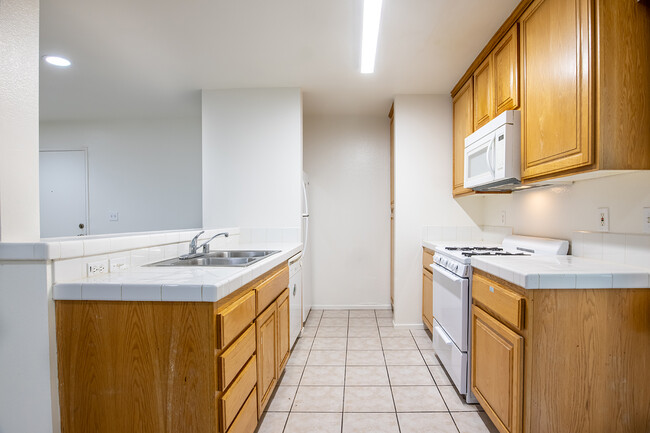 Building Photo - 1189 W 36th St