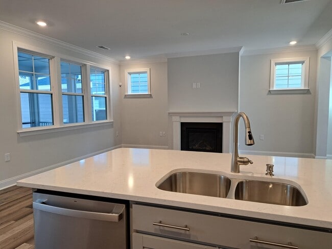 Building Photo - 324 Natsam Wds Wy