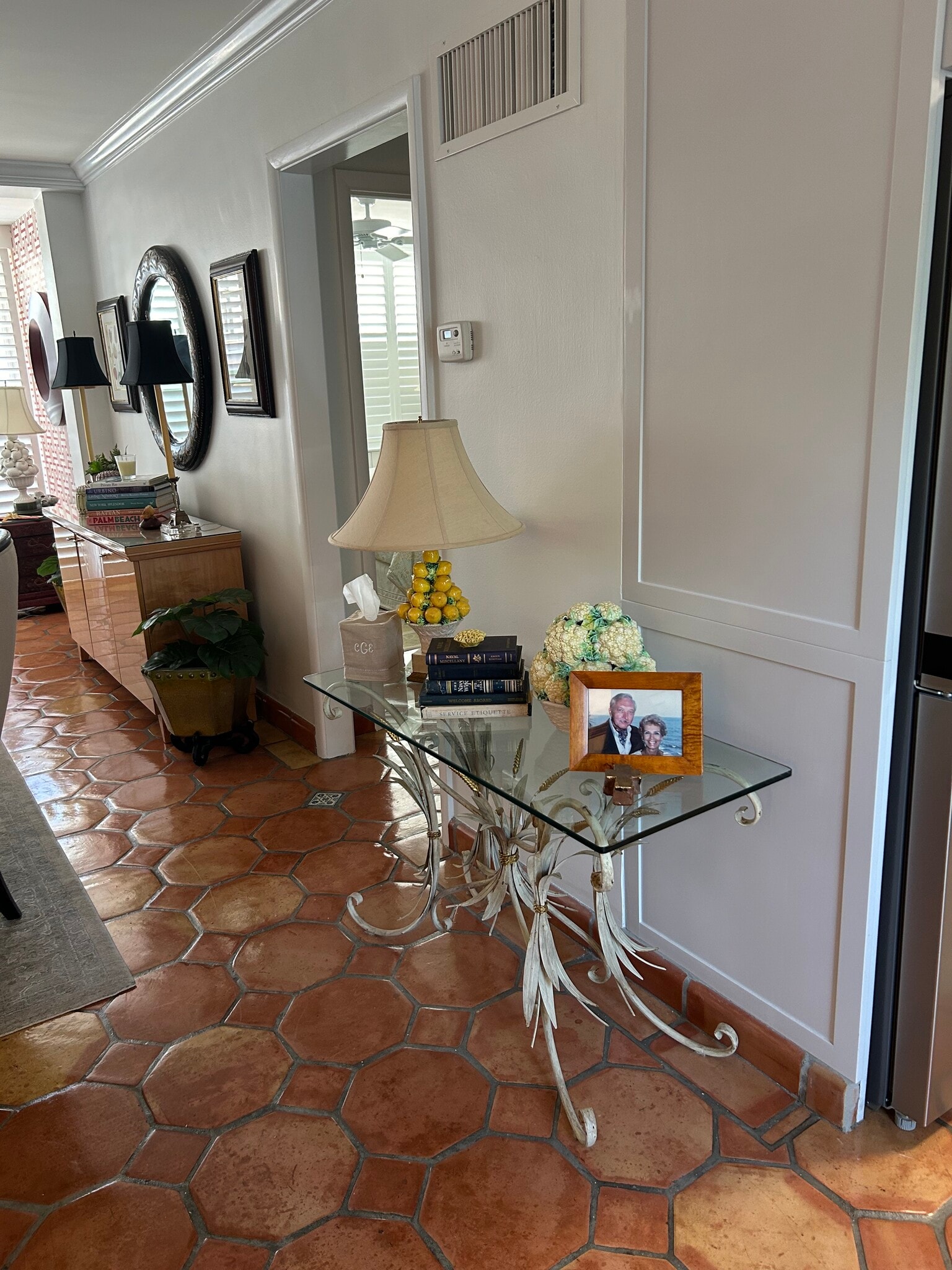 Entry - 401 Peruvian Ave