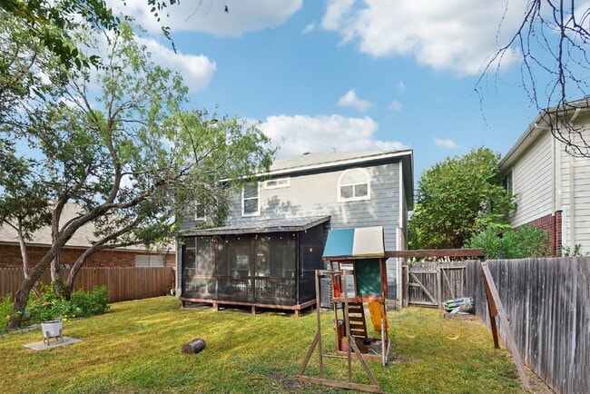 Building Photo - "Discover Comfort & Style: Spacious 3-Bedr...