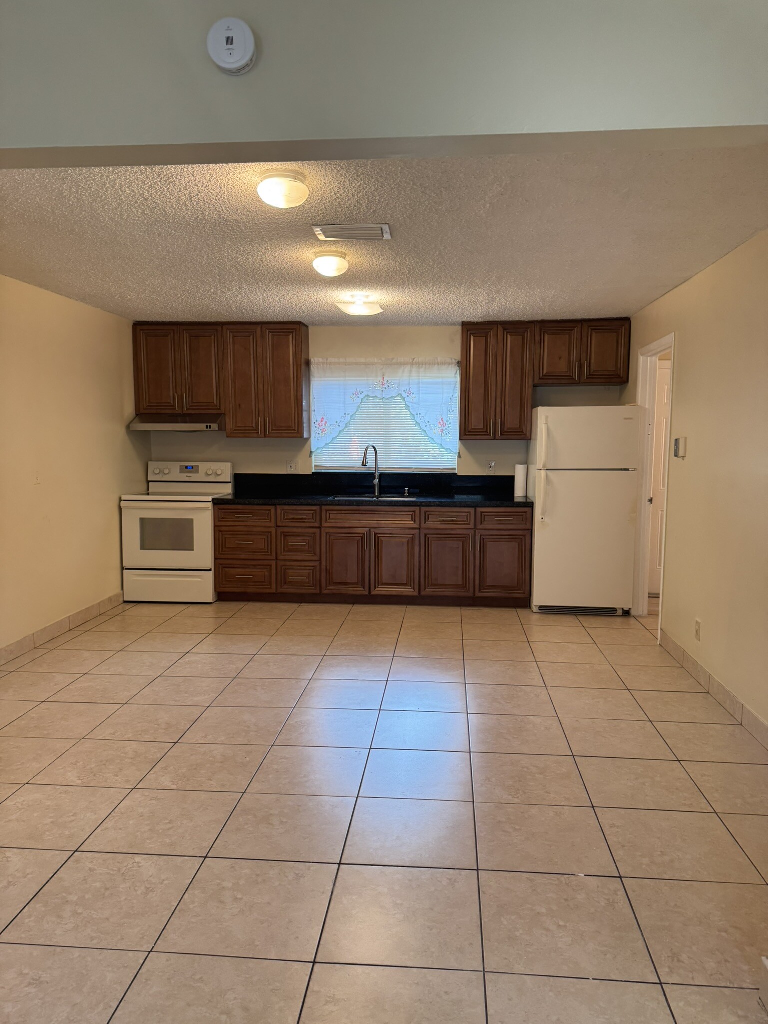 Building Photo - 312 N 62nd Ave