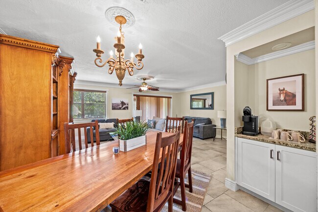 Building Photo - 12196 Sag Harbor Ct