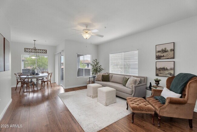 Building Photo - 7401 W Arrowhead Clubhouse Dr