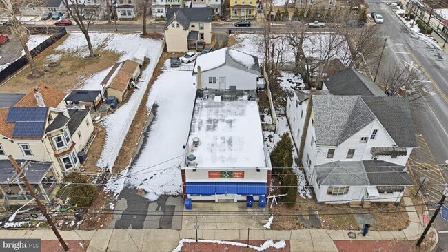 Building Photo - 644 Cooper St