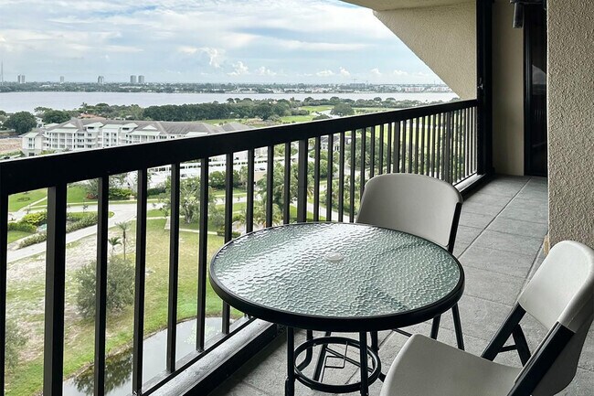 Building Photo - 2480 Presidential Way