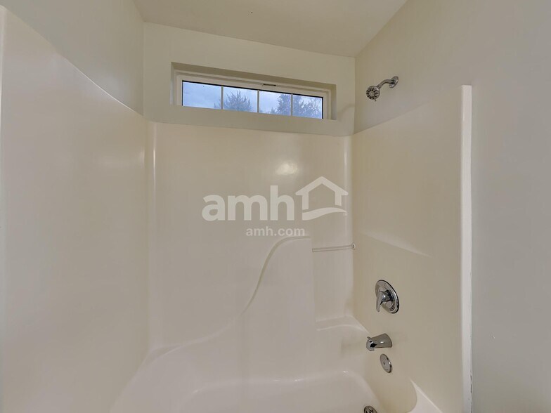 Building Photo - 315 Madrid Dr