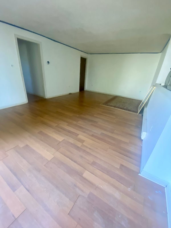 Building Photo - 366 st